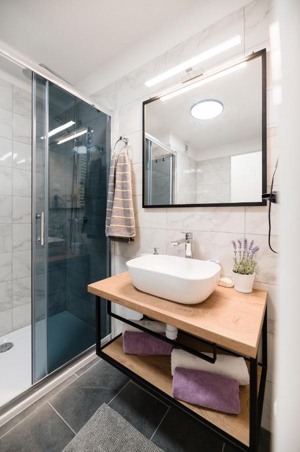 Kailani Luxury Central 3 Bedroom, 3 Bathroom Apartment With A Sunny Balcony Задар Екстериор снимка