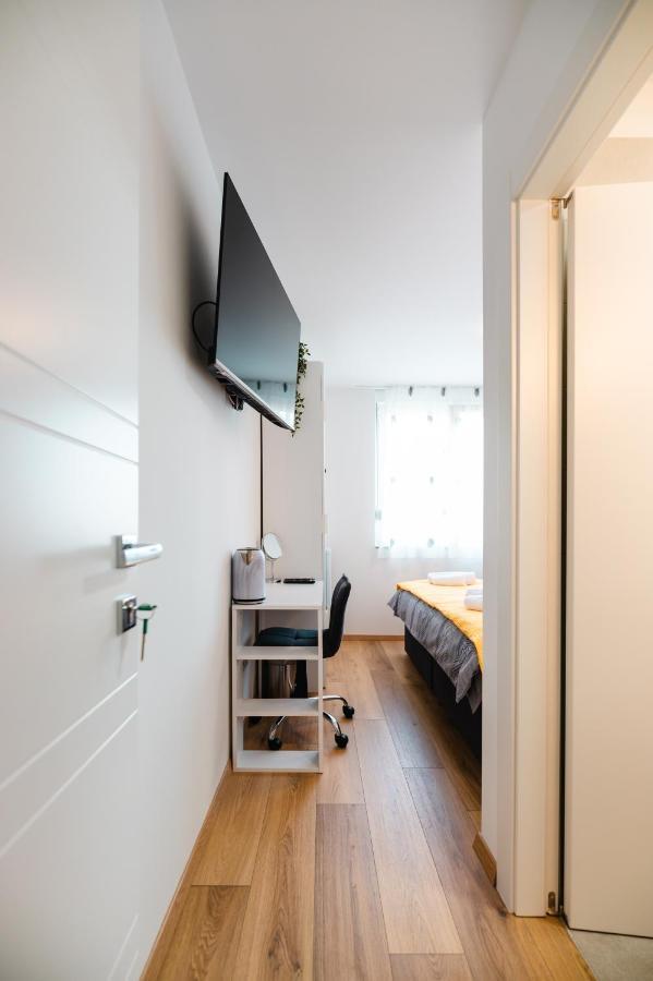 Kailani Luxury Central 3 Bedroom, 3 Bathroom Apartment With A Sunny Balcony Задар Екстериор снимка